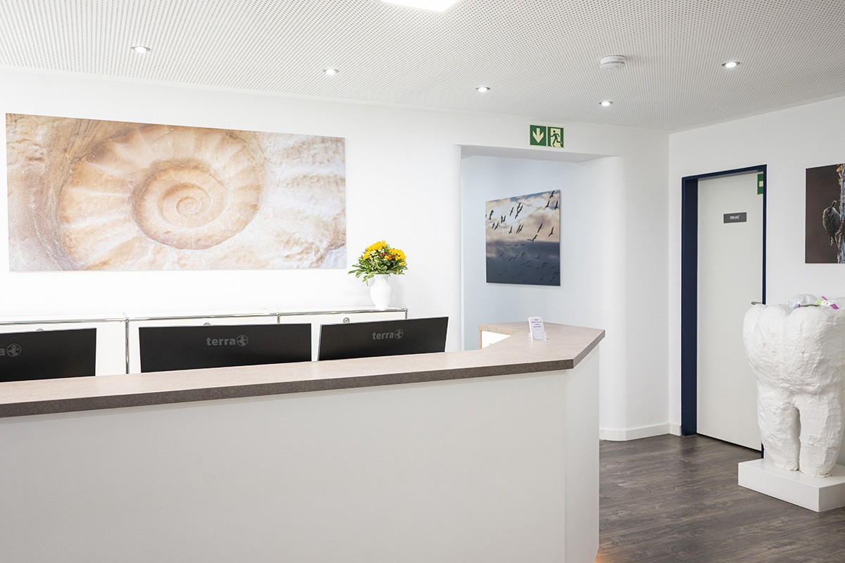 Zahnarztpraxis Auftragsarbeit Wandgestaltung, praxisausstattung